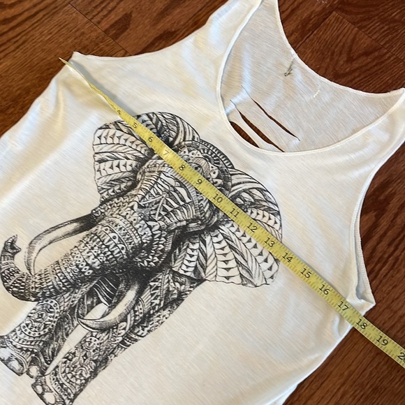 Elephant print women’s tank top beaded fringe V hemline / sliced back trendy SM - Picture 7 of 8